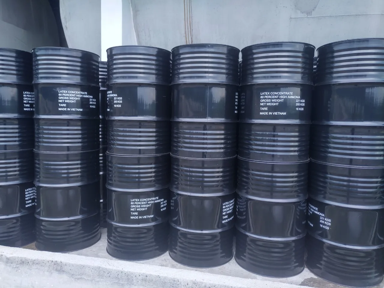 Natural rubber latex High Quality Natural Raw Rubber latex HA 60% DRC High Low Ammonia Homogenized Concentrated Latex