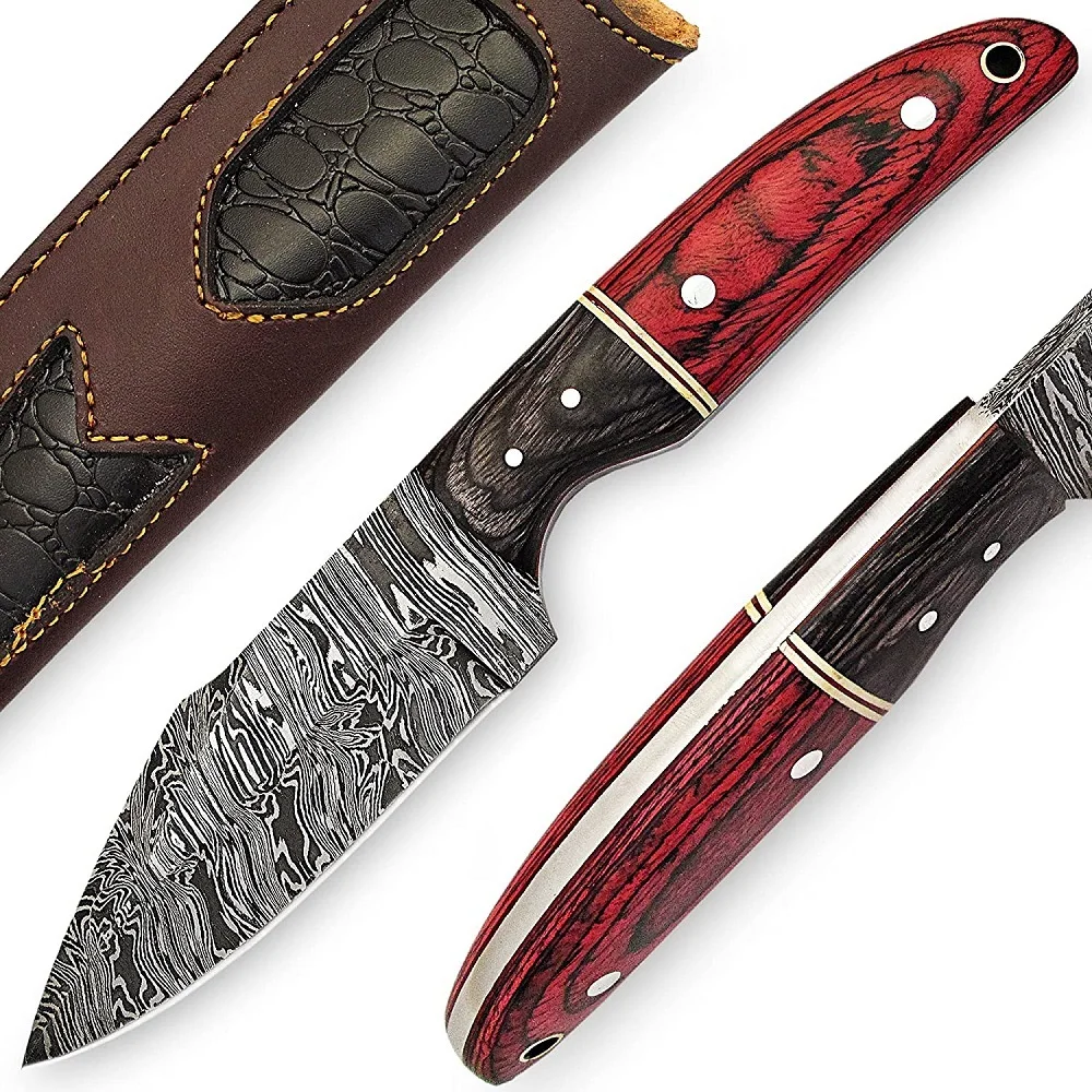 Охотничий нож ручной работы из дамасской стали с кожаным футляром