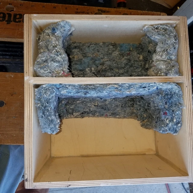 Это Thinh пряжи 100% полиэстеровый иглопробивной нетканый войлок для колонки коробка