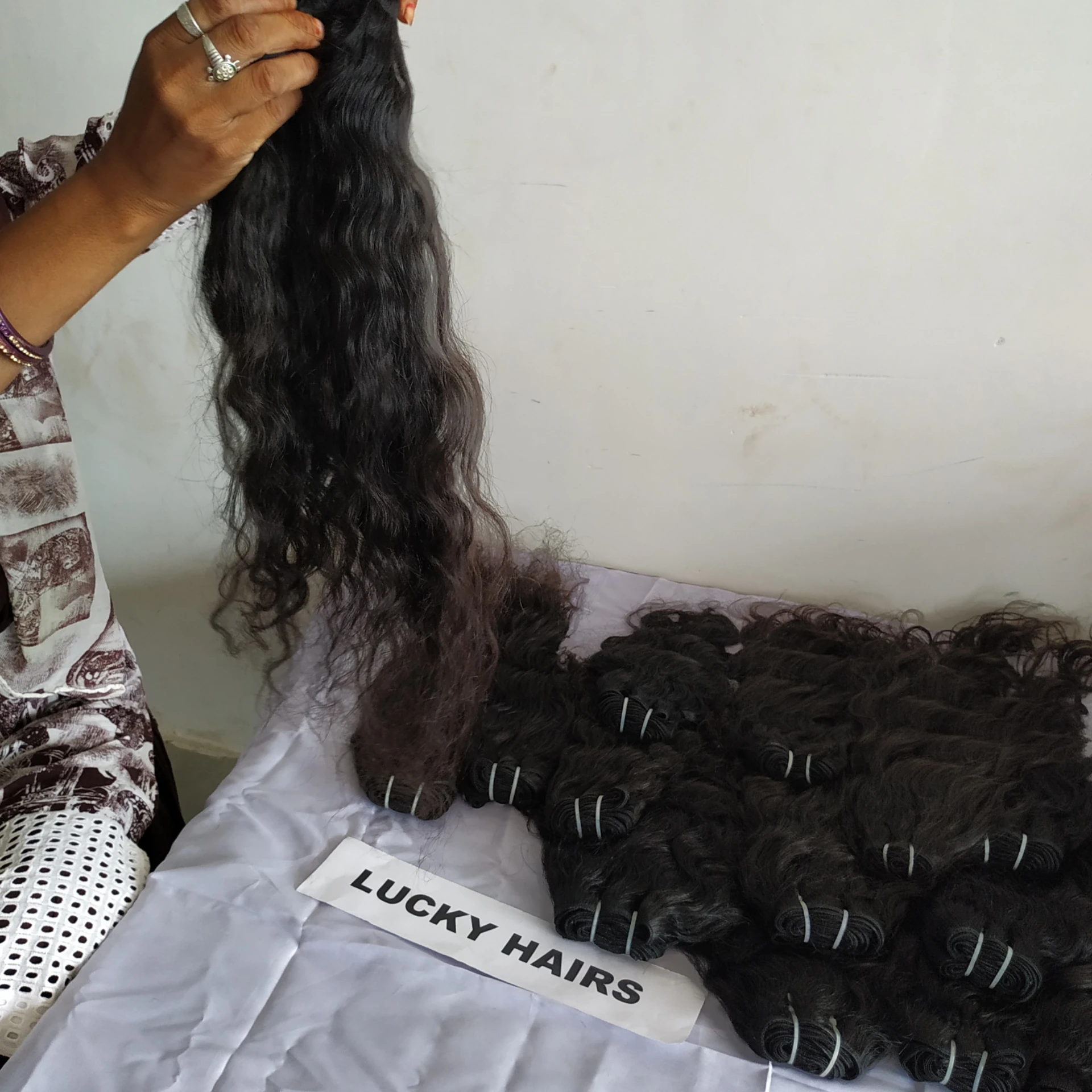 Raw India Wholesale wavy  Cuticle Aligned human Hair