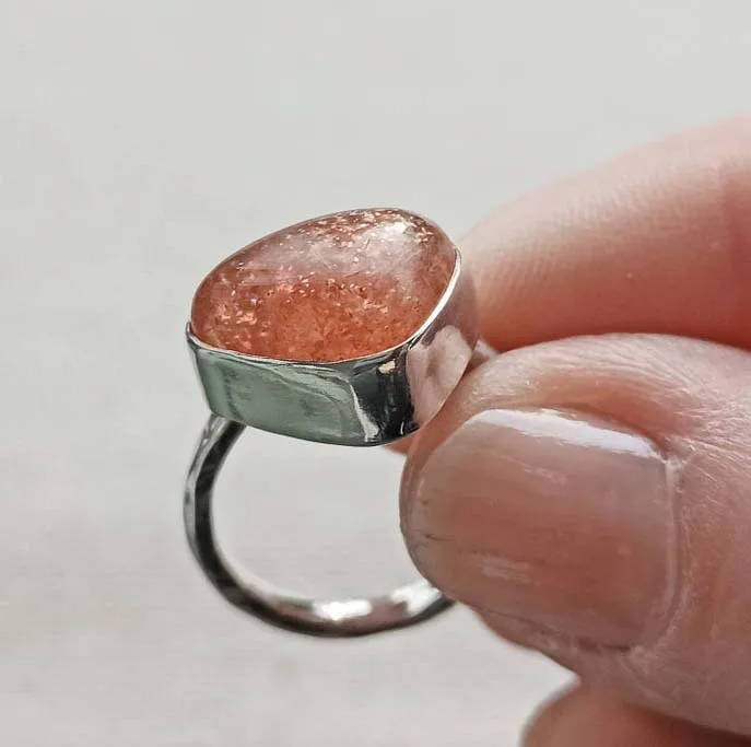 High Fashion Emerald Corundum Loose Cabochon Stone Ring 12 mm In Size 925 Silver Gold Plated Bezel Setting Ring For Summer Gift