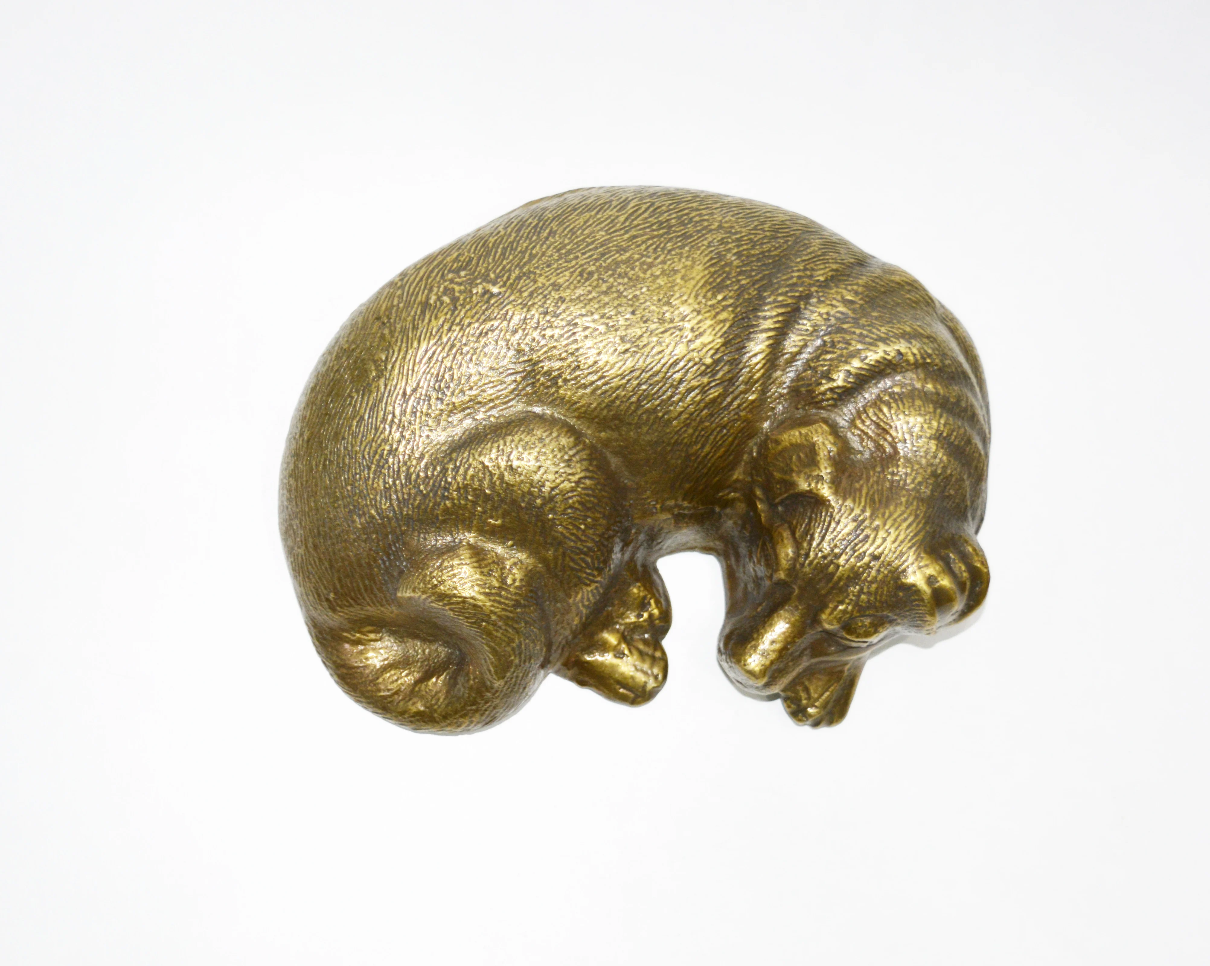 Home Decor Modern antique aluminium product decor bat Table running top Sculpture statue manufacture from india