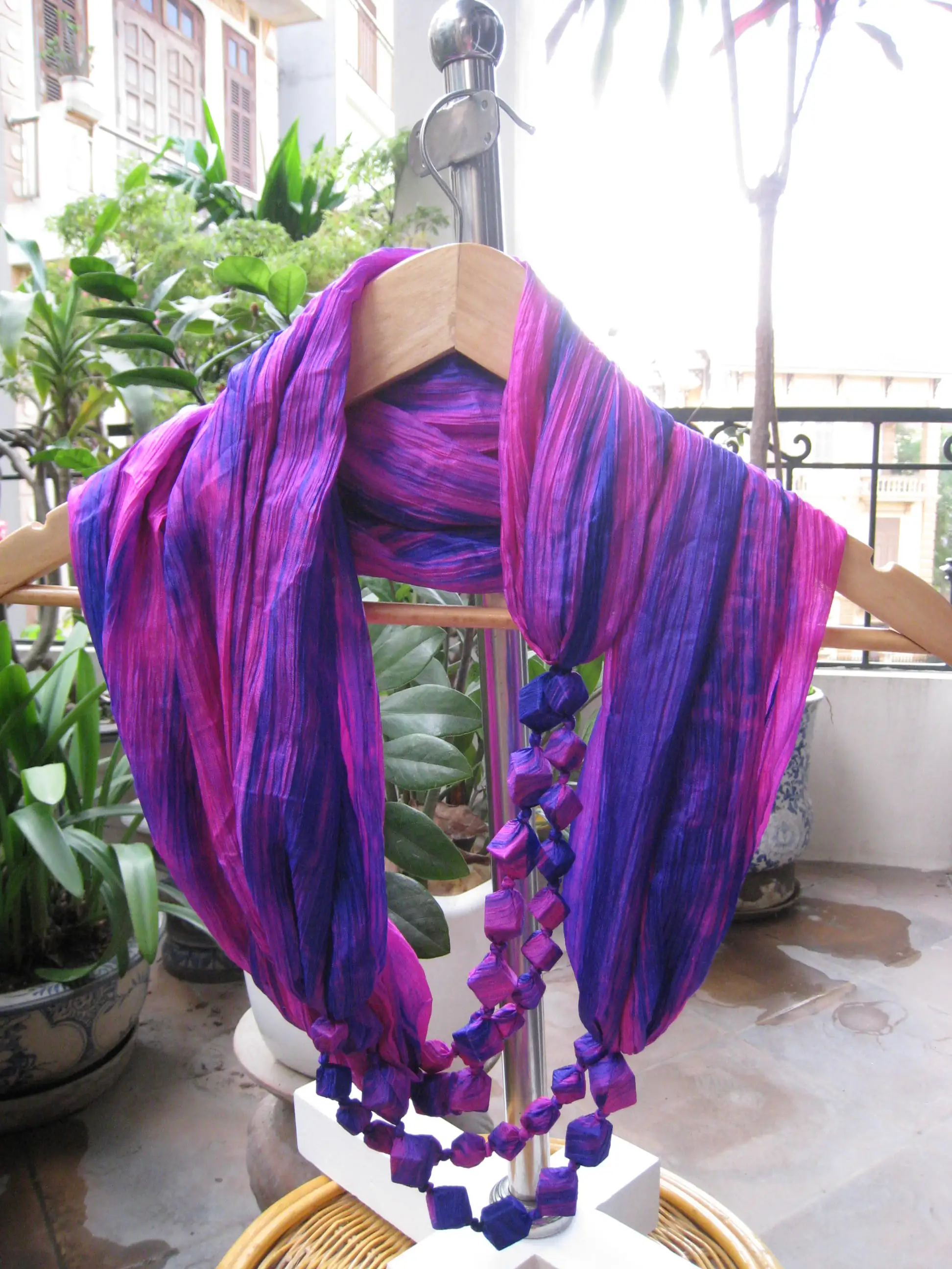 High Quality Necklace Scarf, 100% Vietnam Silk- Loop with Wooden Diamond Beads - OEM, ODM - Fashion Silk Necklace Scarf