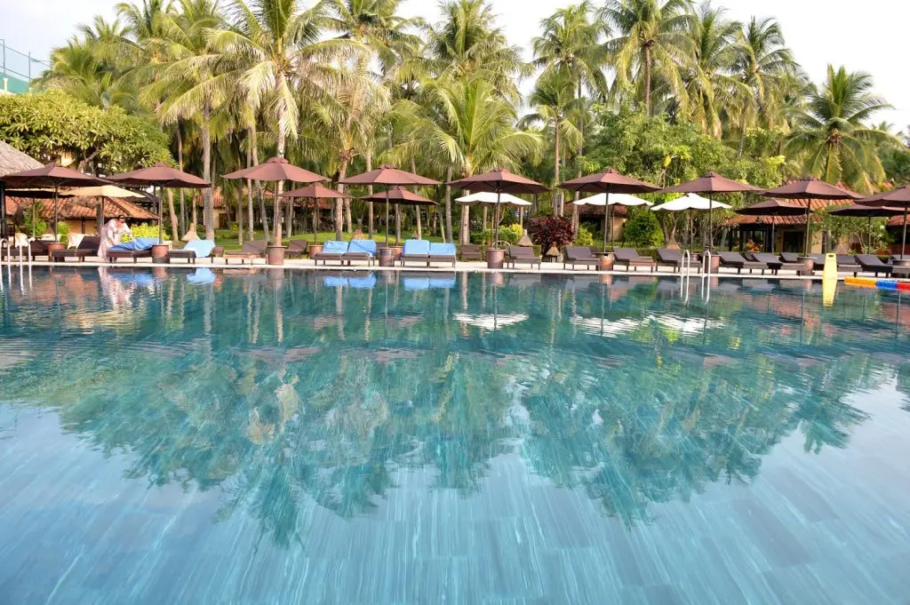 Bluestone Pool Decking Tiles