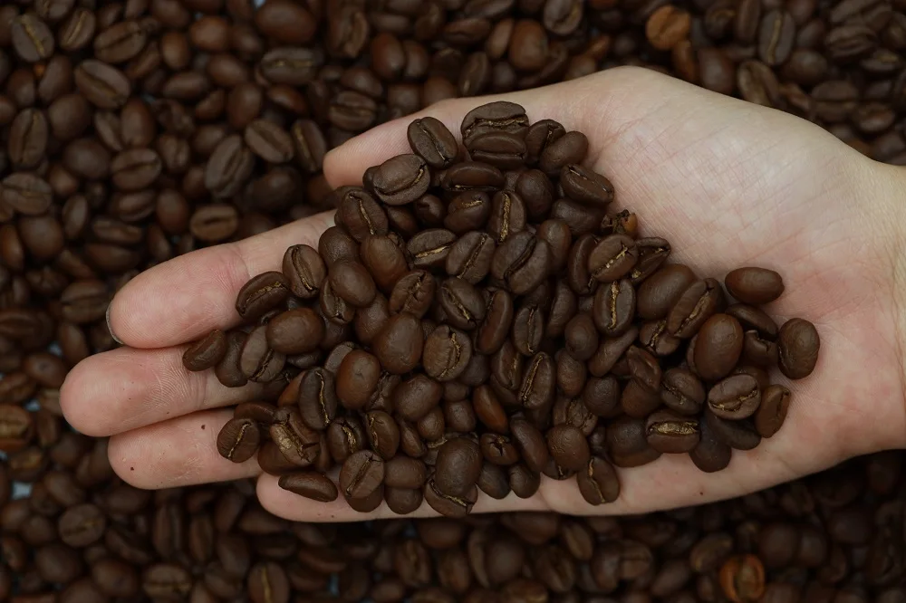 Best Selling Wholesale Famous Drink Medium Roasted Brown Arabica Roasted Coffee Beans From Vietnam Brand