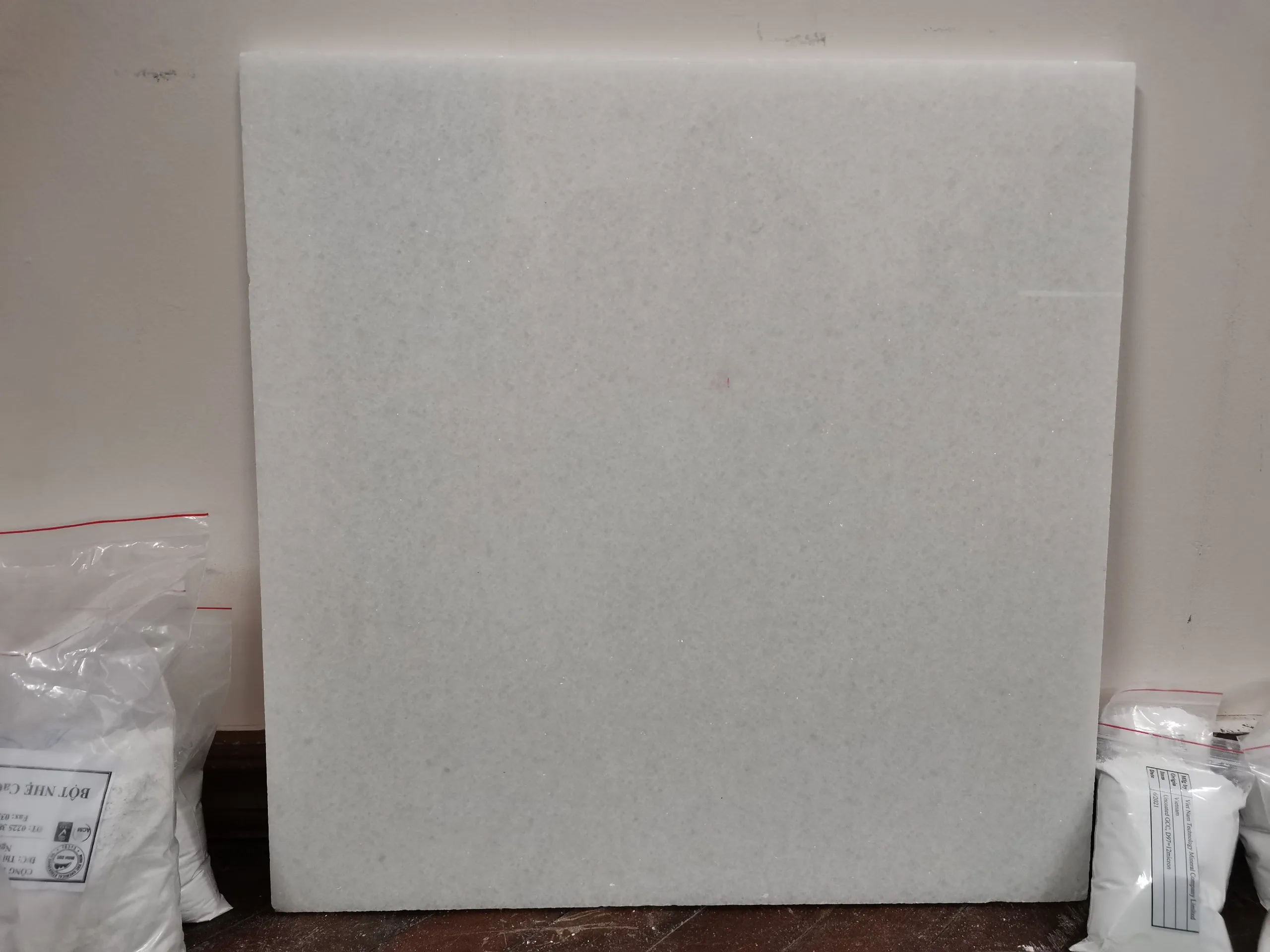 Modern Design Polished & Split Limestone Slab Tile Honed Surface Finish for Outdoor Villa & Exterior Application