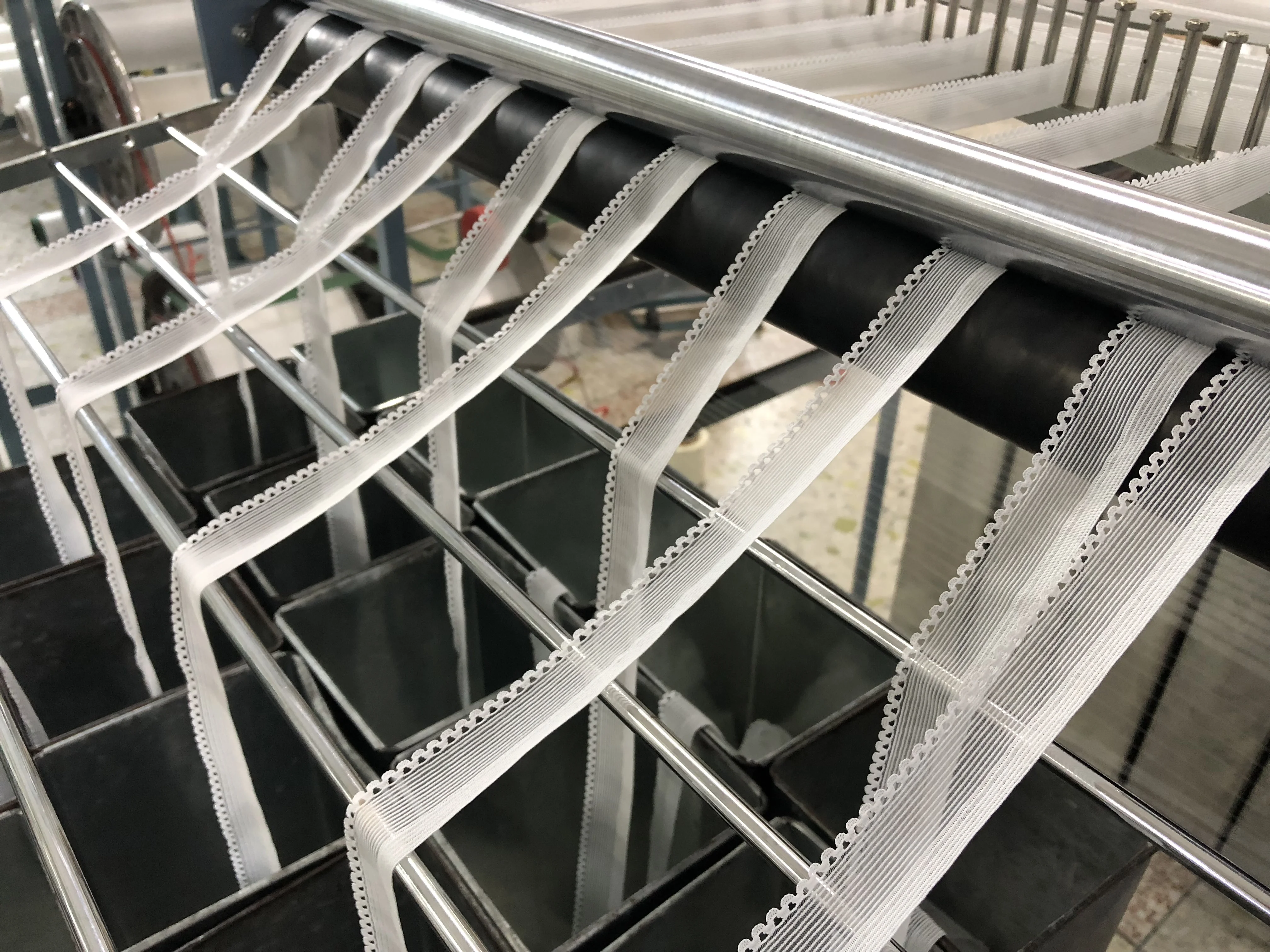 DAHU ELASTIC BAND LACE CROCHET KNITTING MACHINE FOR UNDERWEAR LACE