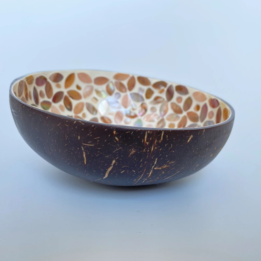 
2021 Hot Natural Coconut Shell Bowl - ATM coached with sea shell in Art - OEM/ODM -Small Order Accepted - Lacquer Seashell Bowl 