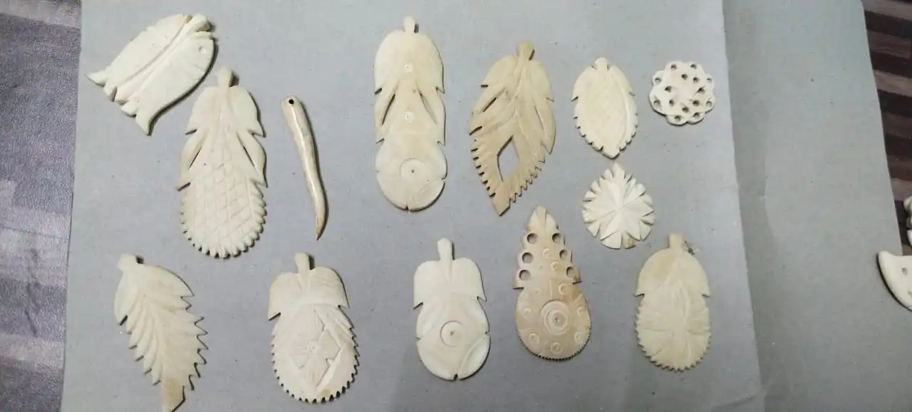 Large Sized Fancy Bone Pendants New Arrivals 2022