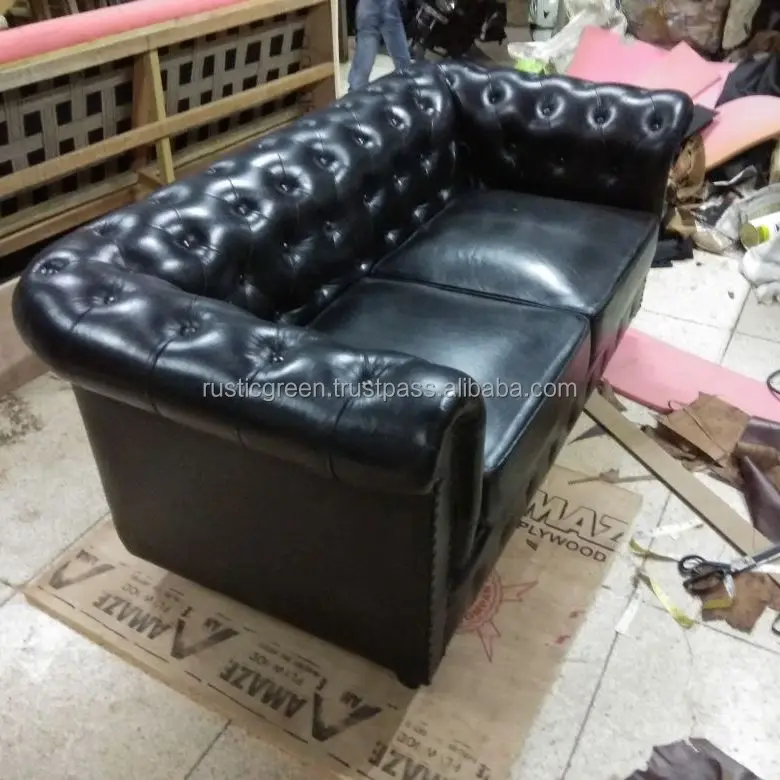 Black_chesterfeild_sofa