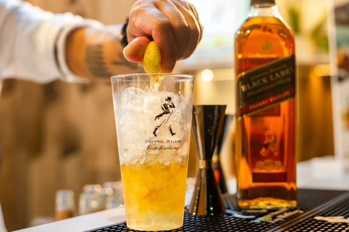  40% алкоголя Wisky Джонни Уокер виски Black Label 12YO с изюм Примечание хлопья