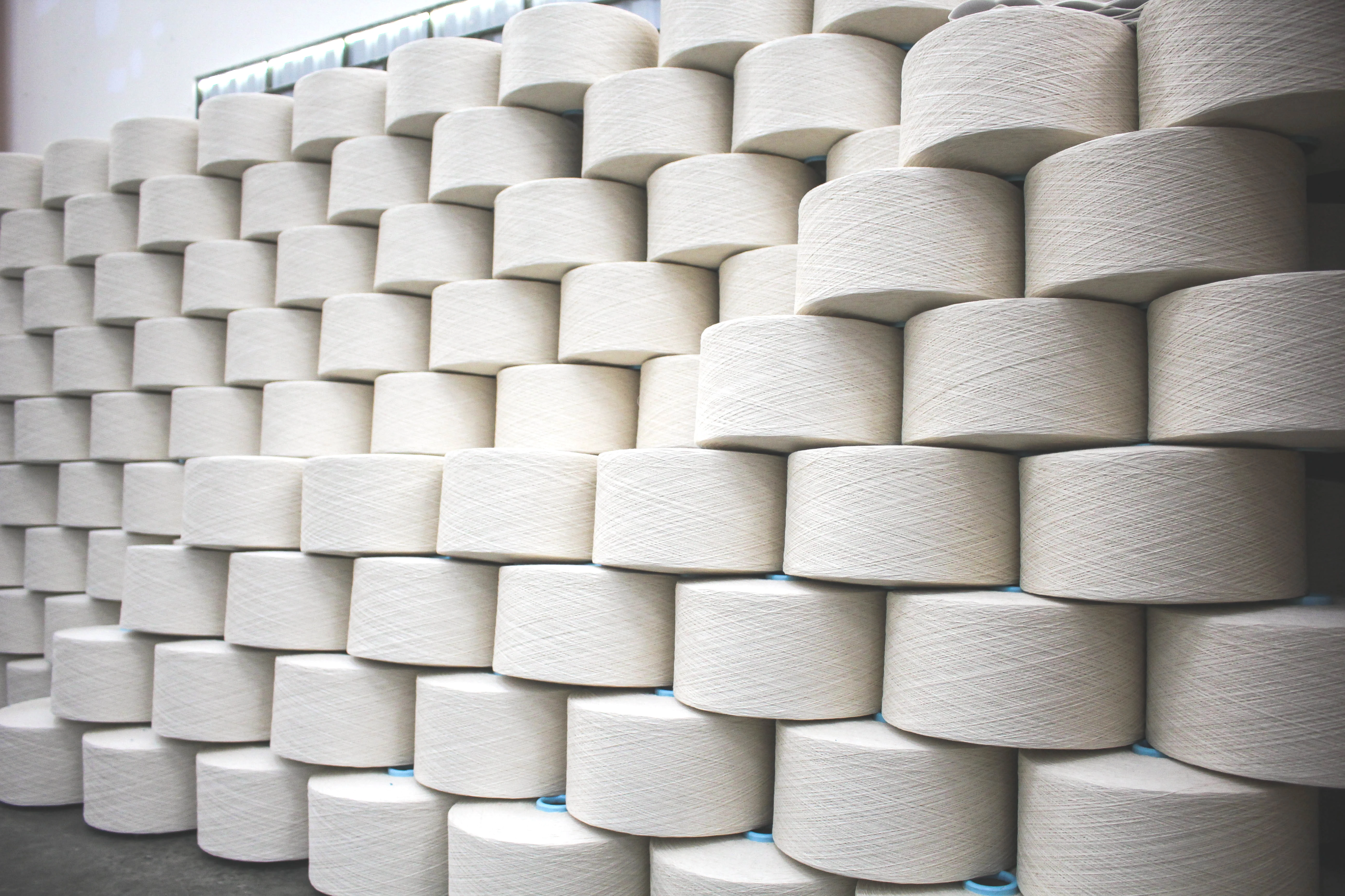 
Wholesale 2021 100% Cotton feather yarn raw knitting recycled CVC Eco-friendly Made in Viet Nam 