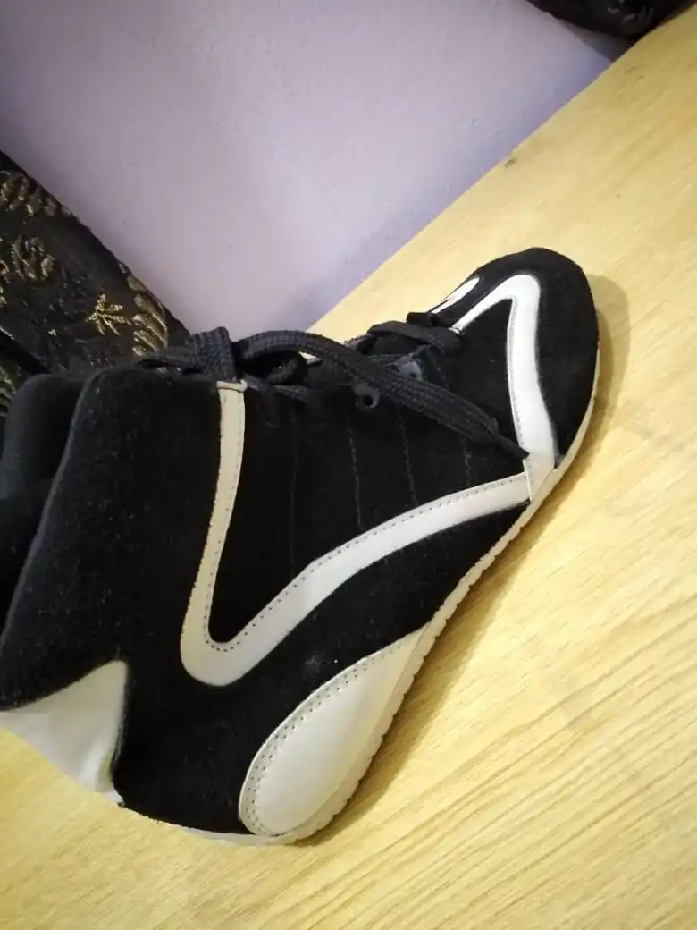 Новые Профессиональные боксерские ботинки для борьбы по низкой цене