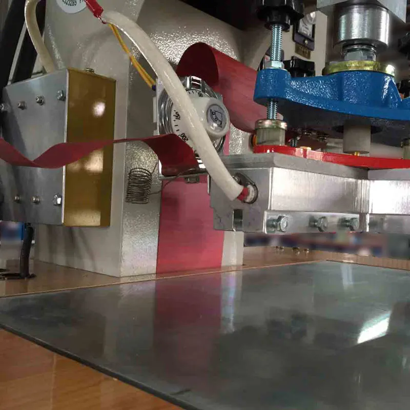 High frequency welding machine for manufacturing sport shoes soccer embossing