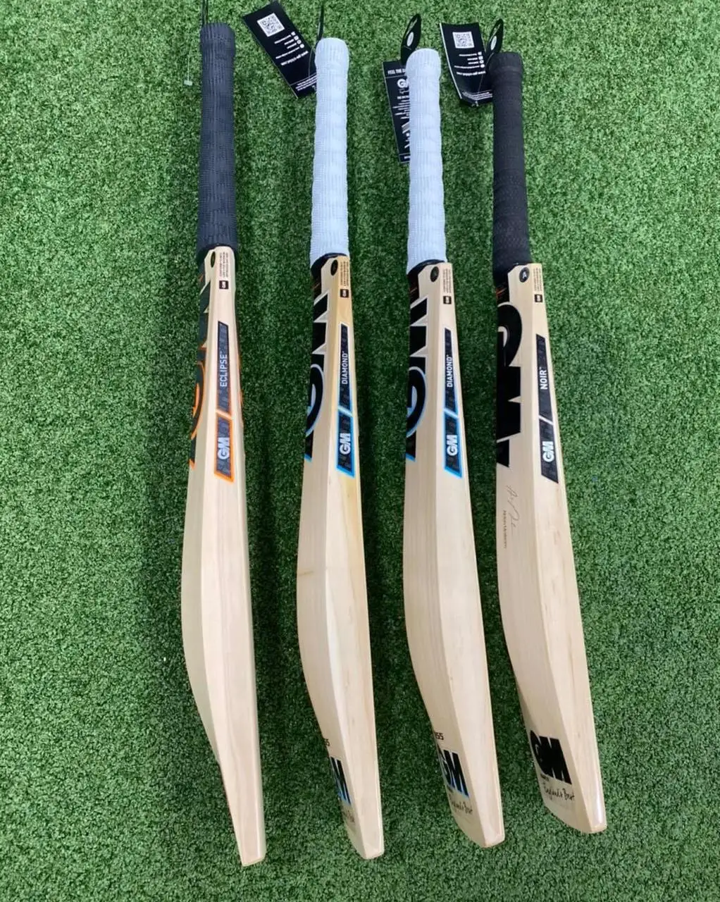 
custom made players grade English willow cricket bats 
