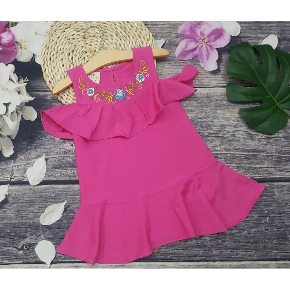 Детское летнее платье с цветочным принтом