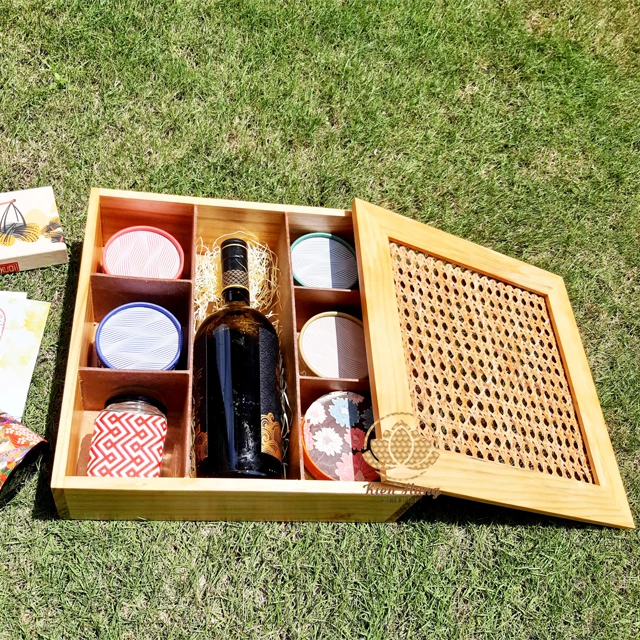 Производство упаковки для праздничного вина, Подарочная деревянная коробка ручной работы из ротанга