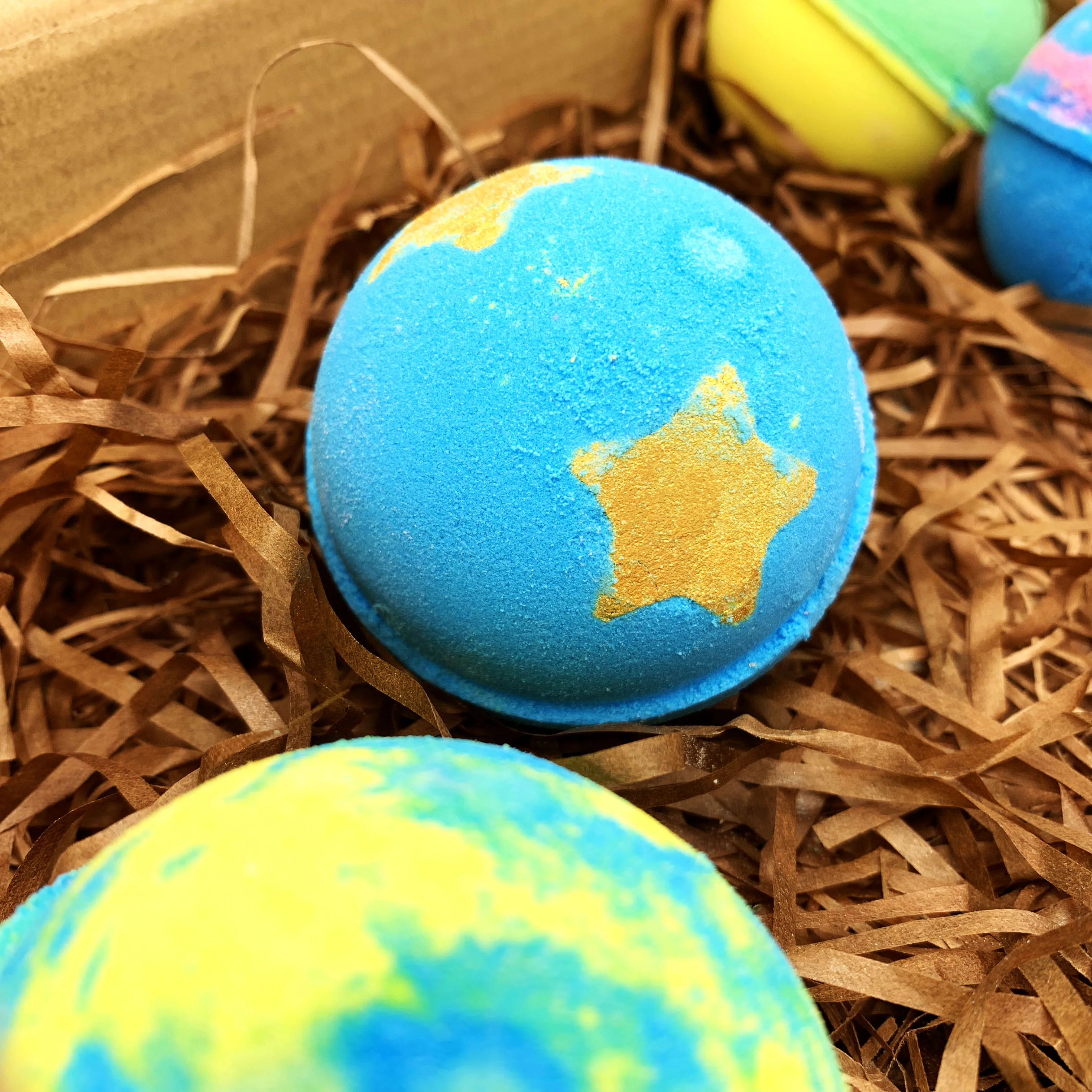 OEM Private Label Custom Fragrance Natural colorful bath bombs Fizzing body spa