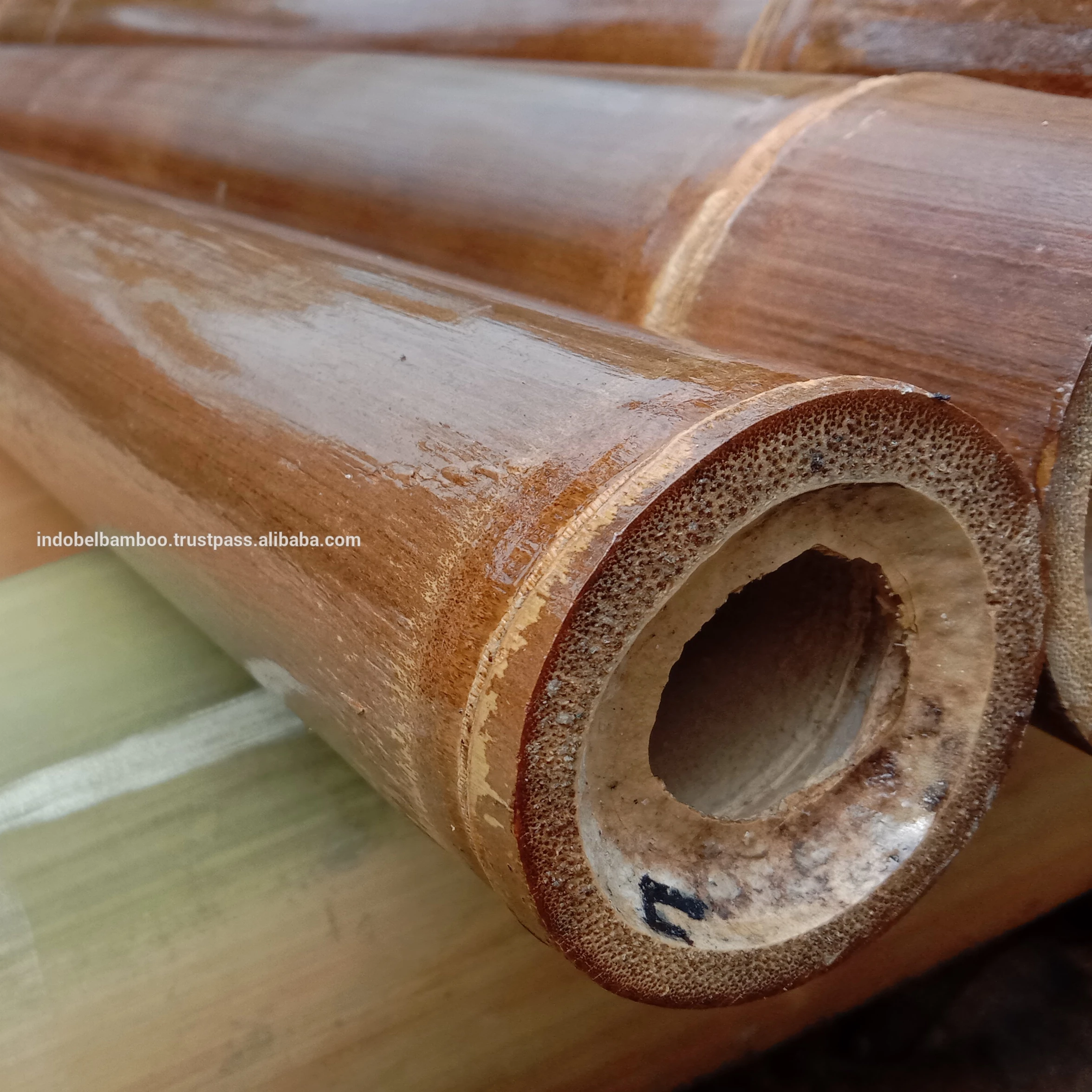 Высококачественный тропический черный бамбук из Индонезии, обработанный для строительства, 600 см