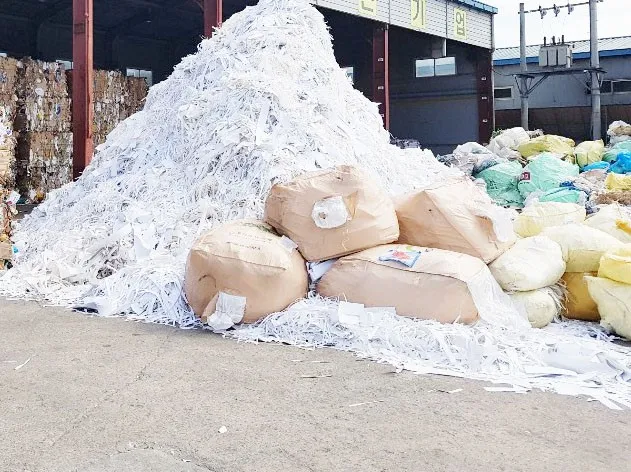 High Quality OCC Waste Paper Over Issued Newspaper/ Corrugated Scrap Clean ONP Hot Sale