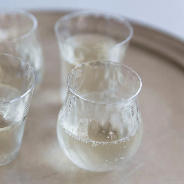 Wholesale Elegant Shaped Drinking Glasses Custom Logo Printed Clear Soda Beer Can 16oz Japan KOREAN Cartoon Laser Quantity Gift