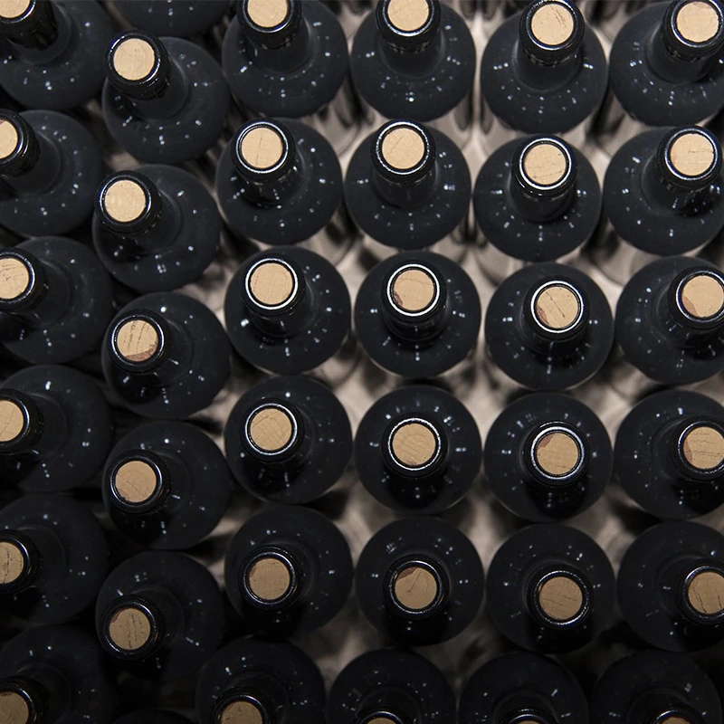 Красное вино Langhe DOC Nebbiolo высокое качество Сделано в Италии готов
