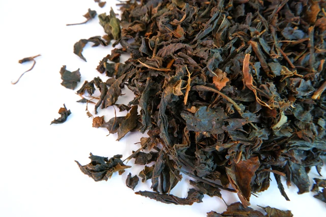 Мгновенный имбирь черный чай цена FOB во Вьетнаме помогает снизить кровяное давление продается по низкой цене урожай 2021