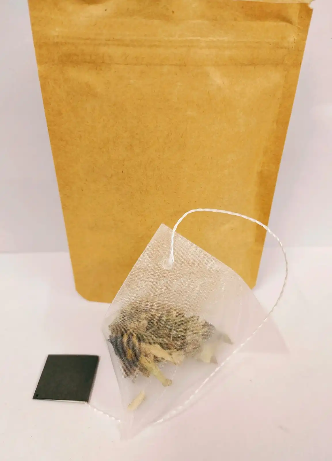 Зеленый чай с бабочками