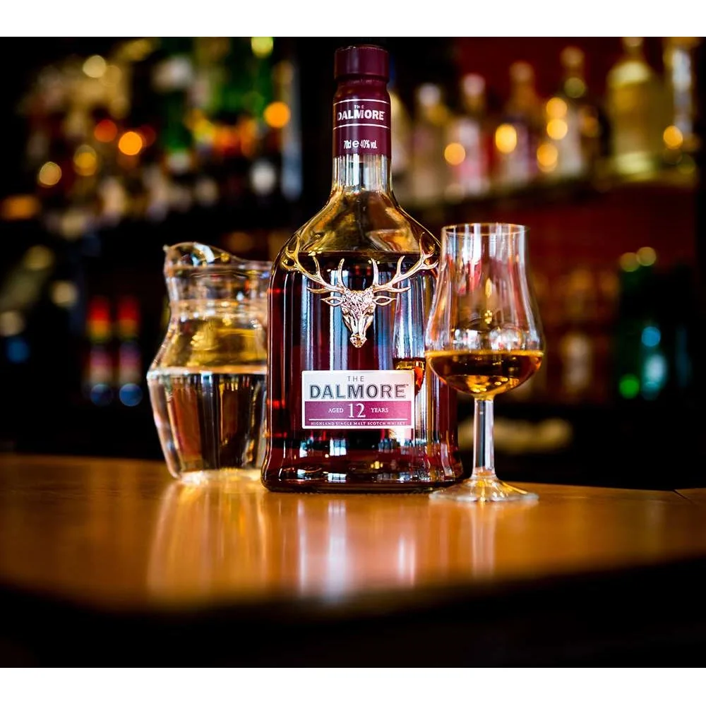 Виски в маленькой бутылке 12 лет, 700 мл, виски из односолодового солода с 40% спиртовыми апельсинами, отметки средней отделки, солодовое масло