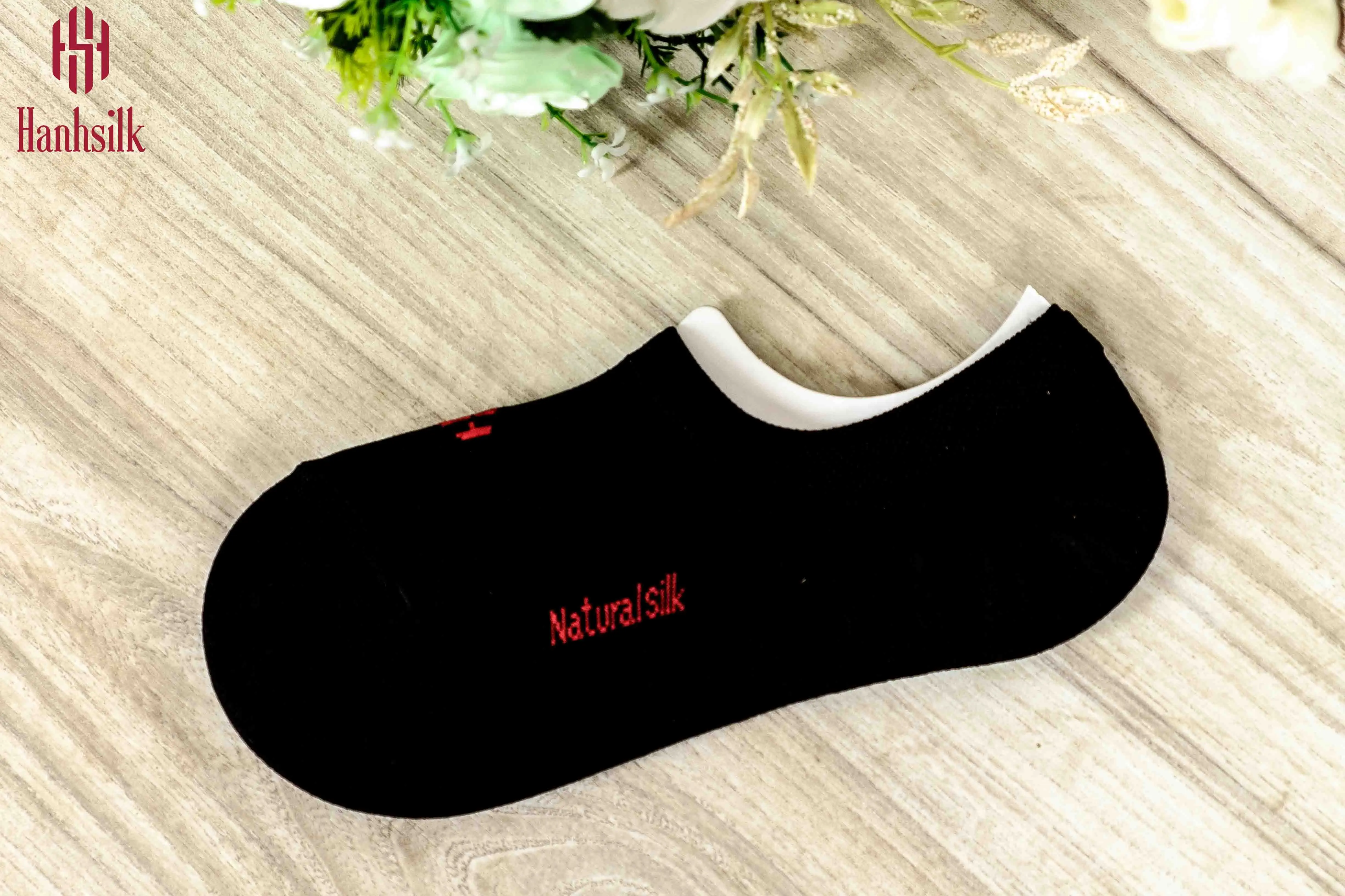 95% Silk Sock Black and White New Look invisible socks high quality and funtion for  Moisture absorption for both Man and Women