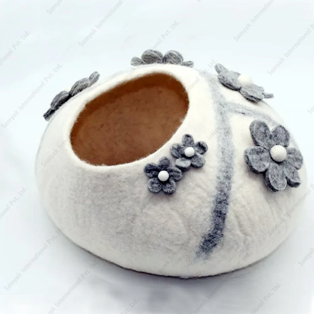 Top Selling Cat Cave Pet Bed Oval Shape Warm Comfortable Wool Material Striped Pattern Lovely Style XS S M L XL XXL Dogs Humans