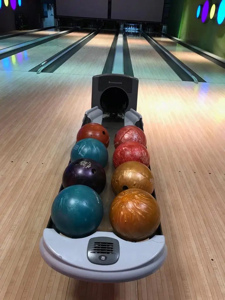 Refurbished Brunswick GS-X bowling lanes 8 lanes set