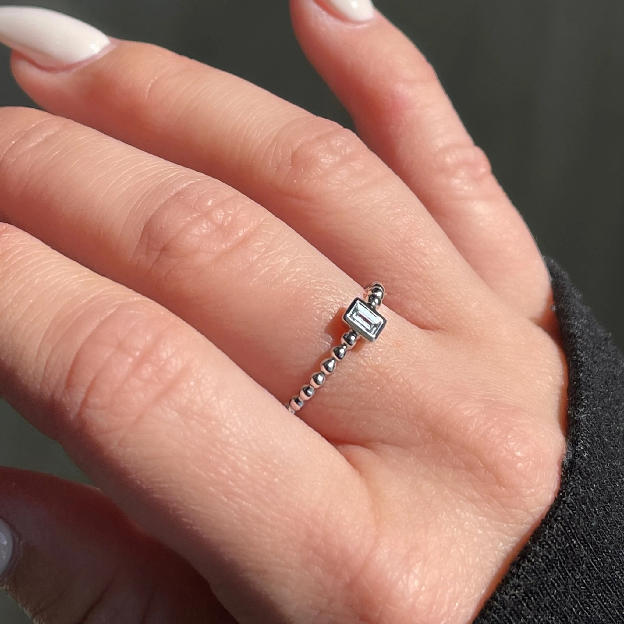 Custom Wholesale Luxury Fashion Bezel Set Baguette Diamond Ring Ladies Women Promise Engagement Wedding Sterling Silver Ring