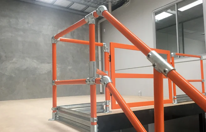 Mezzanine key clamp 