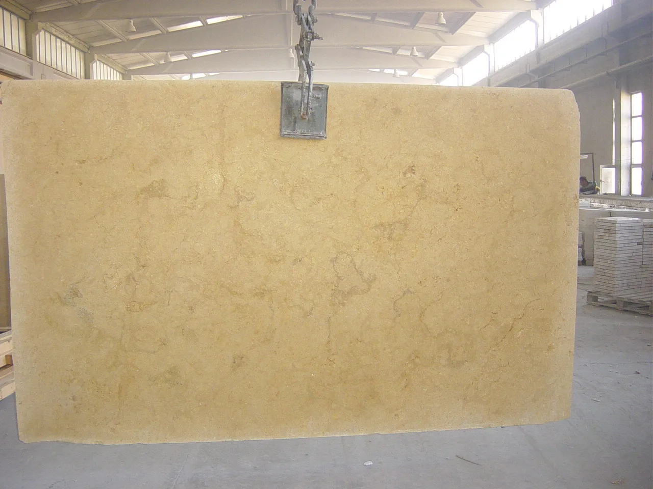 2023 Sunny Gold Limestone Tile Wall and Floor Tiles Interior Honed Surface Yellow Gold Color Feature Material 100% Natural Stone
