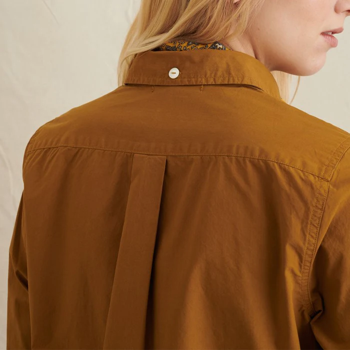  Передний двойной карман коричневого цвета; Женская хлопковая рубашка с изготовленным на заказ логосом хорошее фитнес премиум качества женская по низкой цене