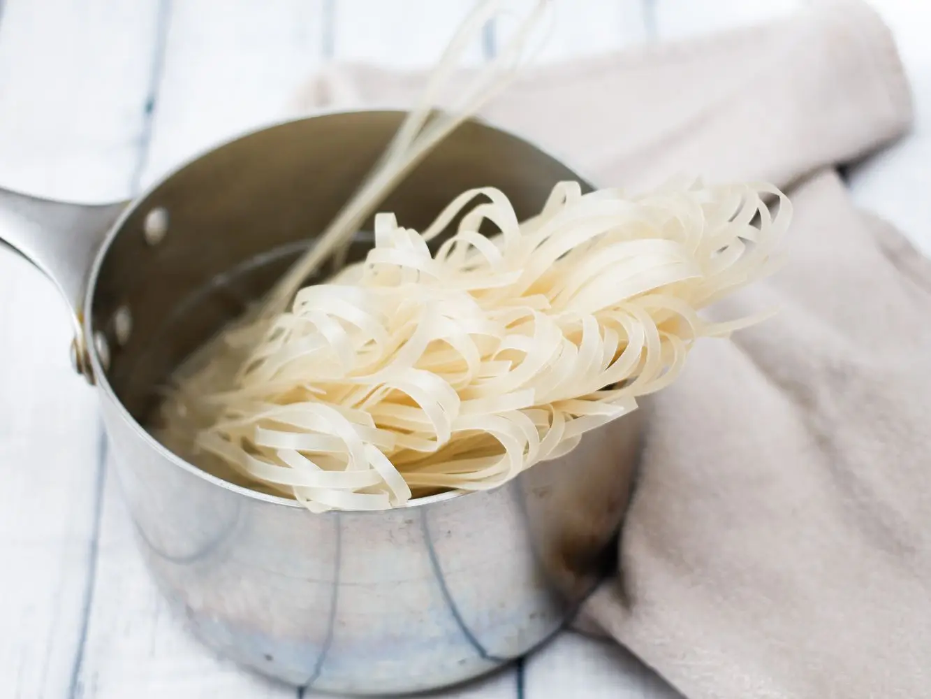 Rice Noodles (Stick and Round Shape) From Vietnam For Food