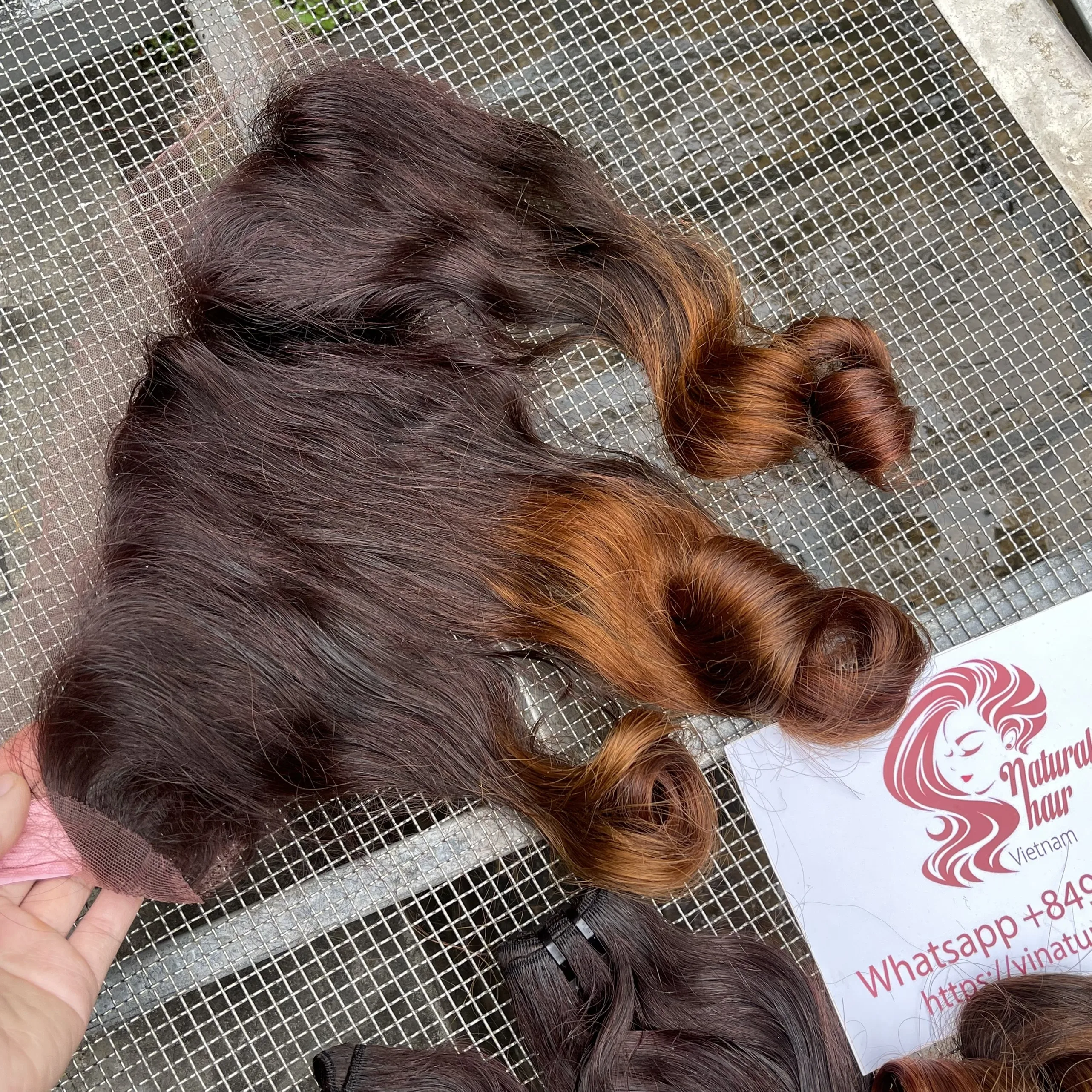 Двойная натянутая натуральная кутикула выровненная Funmi завитка волшебный/упругий завиток бразильские человеческие волосы пучки