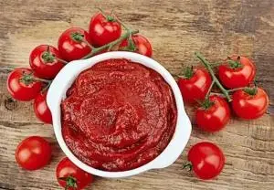 Red Color Indian tomato paste in drum packing for cooking food quality like italy ghana available in stock with fast delivery