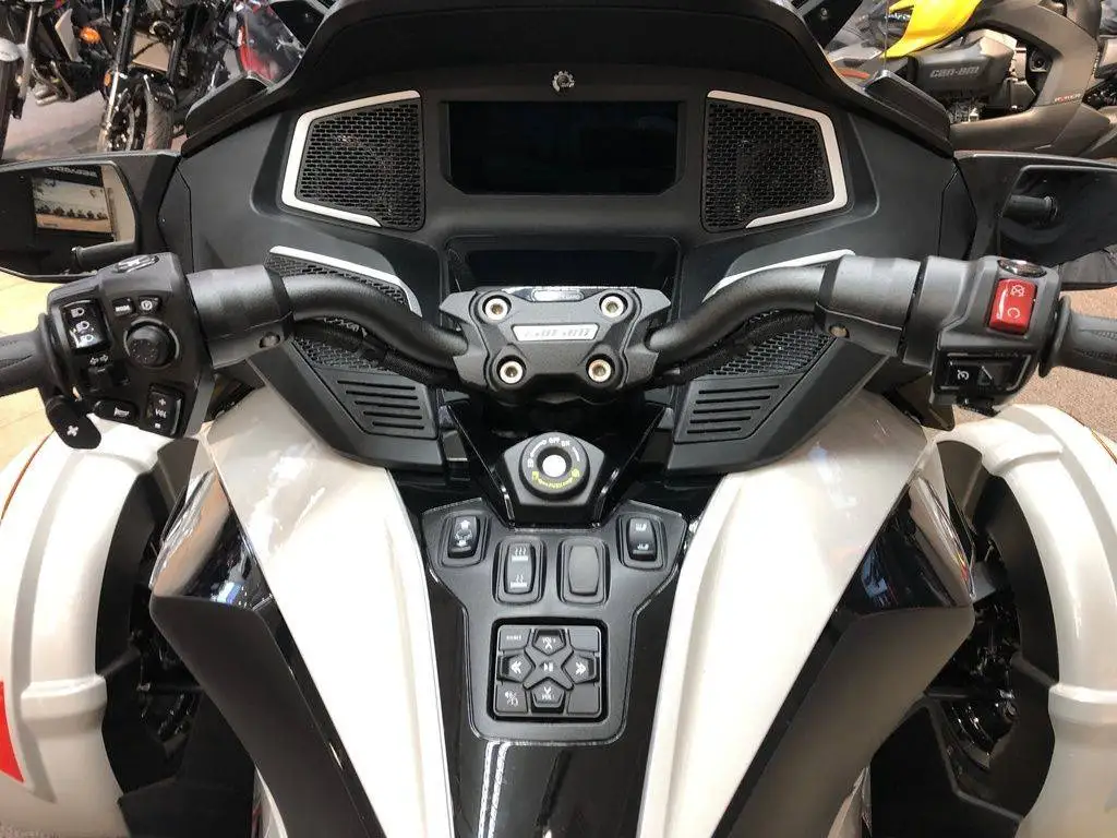 Spyder RT море Ce 60V для мотокросса езды на мотоцикле бесщеточный Азии 270 мм диски с Brembo 4-поршневого фиксированной суппорты газ/дизель 200 -