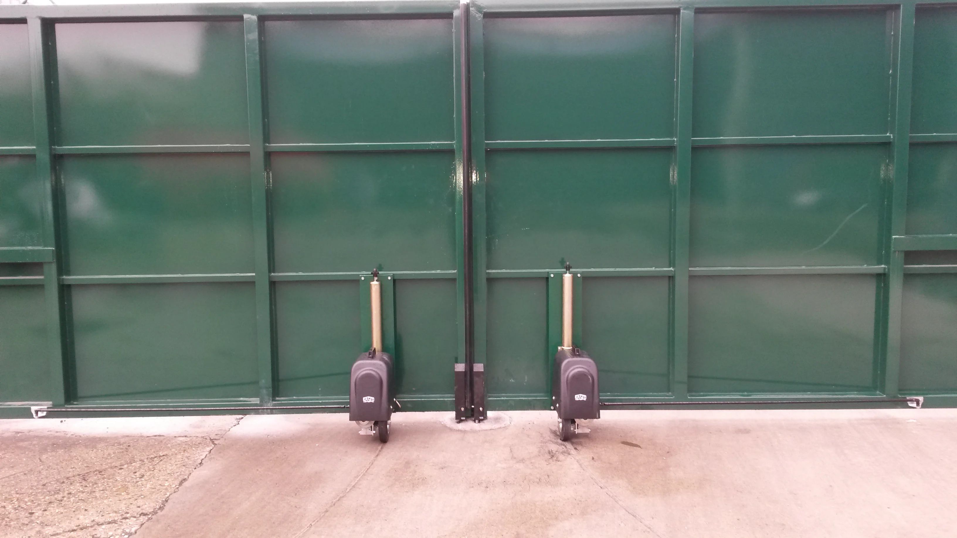 Wheel Type Automatic Left Arm Swing Gate Opener for Industrial