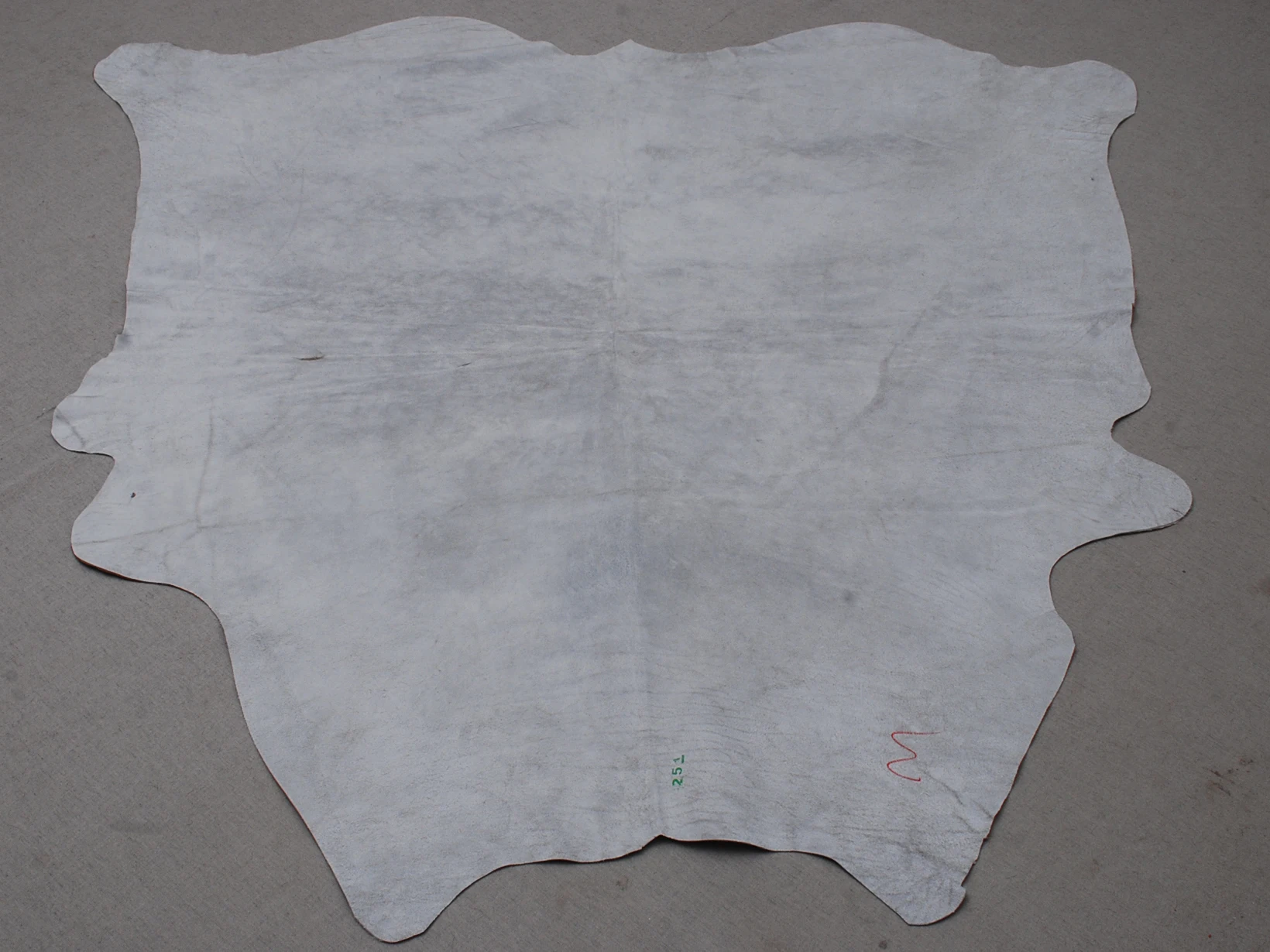 Wholesale Supply Household Natural Hair On Cowhide Area Rugs Floor Carpets Cow Skins