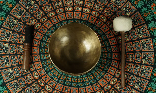 Antique Black Himalayan Brass Singing Bowl Set Peaceful Meditation Brass Singing Bowl Prayer Instrument For Meditation And Yoga