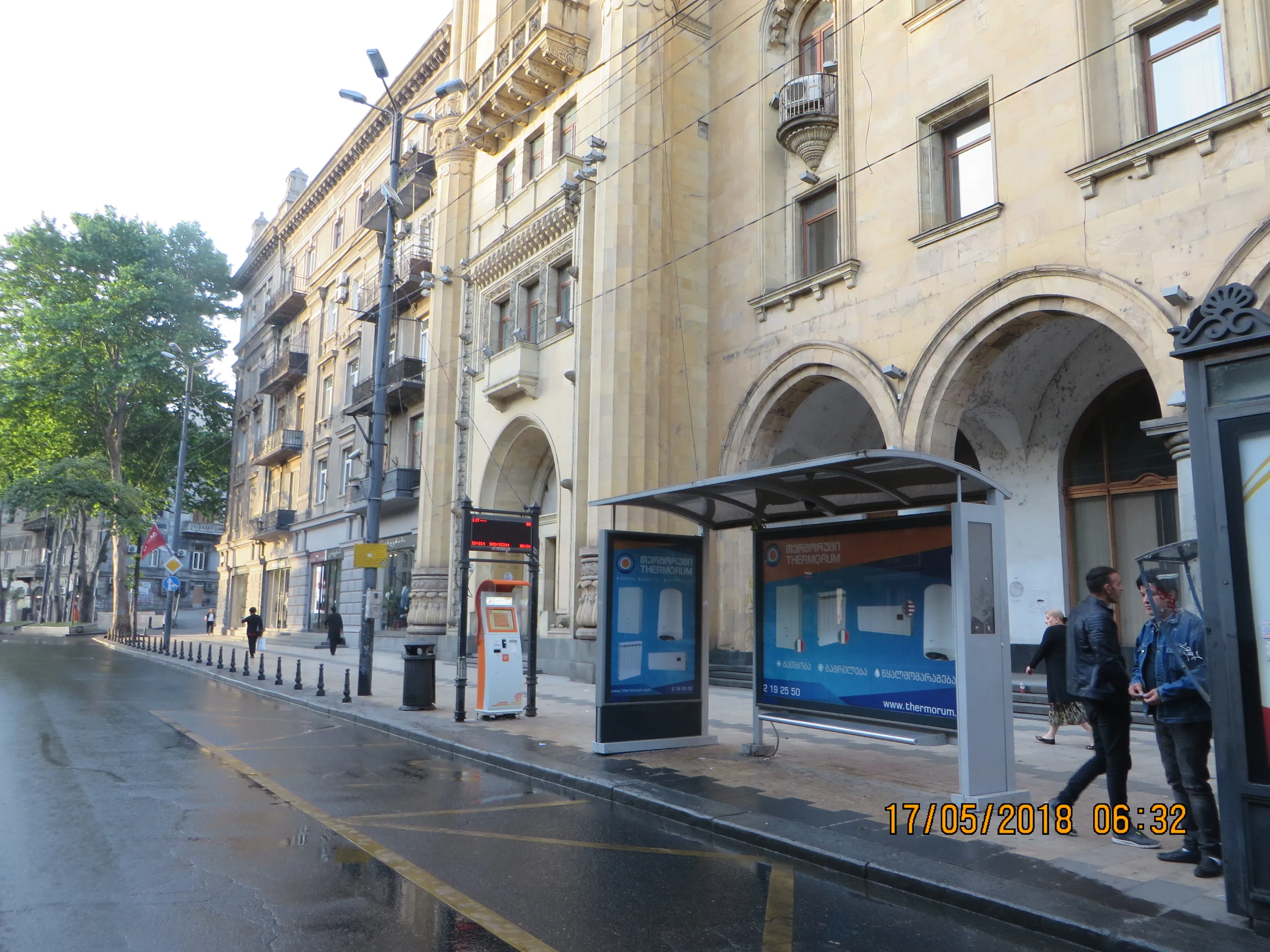 Advertisement Bus Stop with CLP MUPI Bus Shelter High Quality New 2022 Billboard Stall PARYA