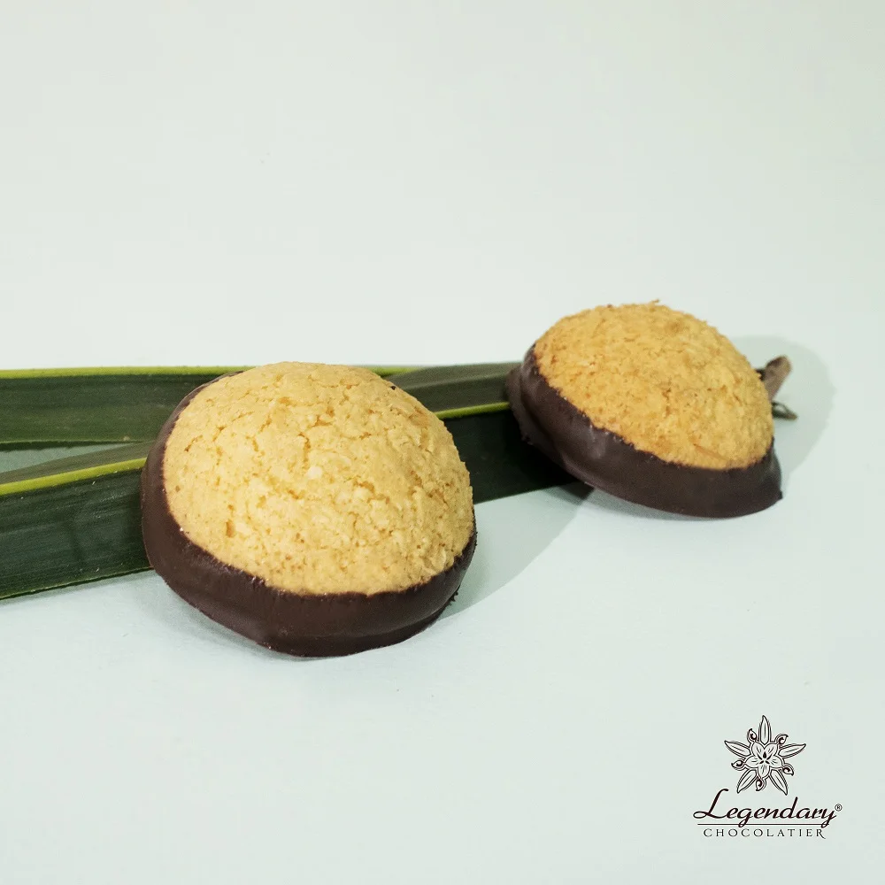 Hot product lovely cup shape Chocolate with coconut biscuit for wholesale