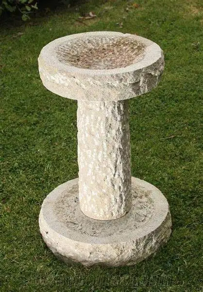 Modern Decorative Outdoor Garden Backyard Handmade Natural Basalt Stone Inside Polished Bird Bath for Drinking Home Decorative