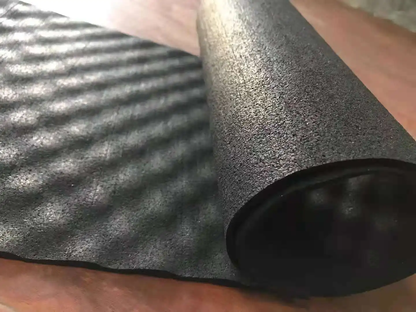 Factory direct hot sale underlayer product 700-800 density rubber mulch shock pad tiles for running track surface