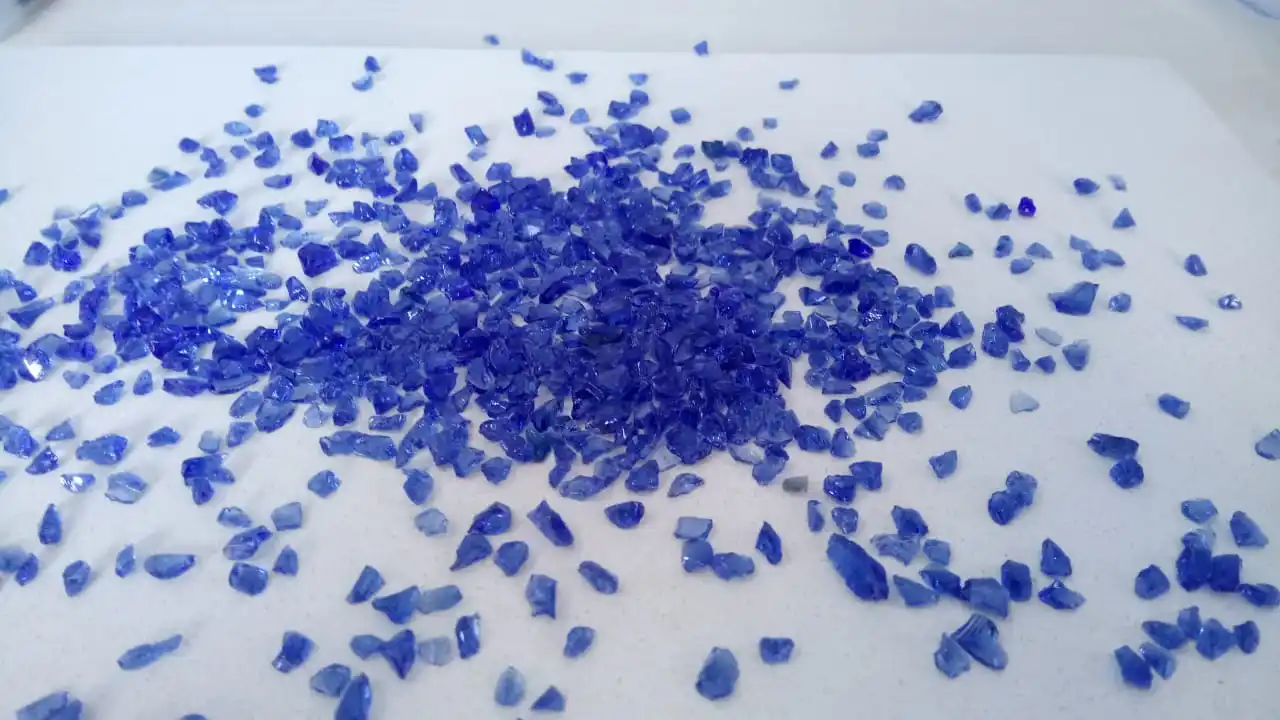 Indian stockist crystal green color recycled crushed stone glass aggregate & chips wholesale price in India