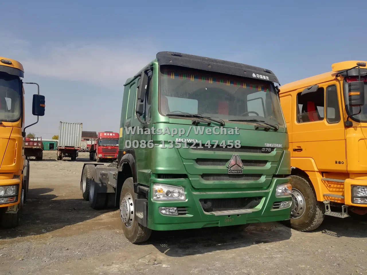 
Used Sinotruk HOWO Tractor head RHD, Right Hand Drive Green color low cabin for Africa 