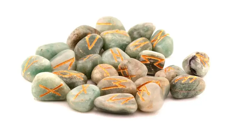 Handmade 25pcs Green Aventurine Elder Futhark Rune Set Reiki Healing Chakra Balance Engraved Quartz Gemstone Model Alfazal Agate